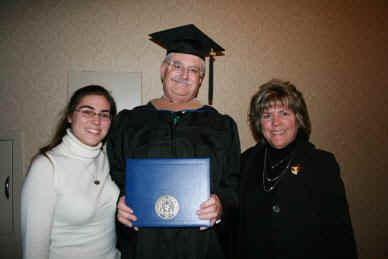 Bruce Graduation wPat&Bon.JPG (27311 bytes)